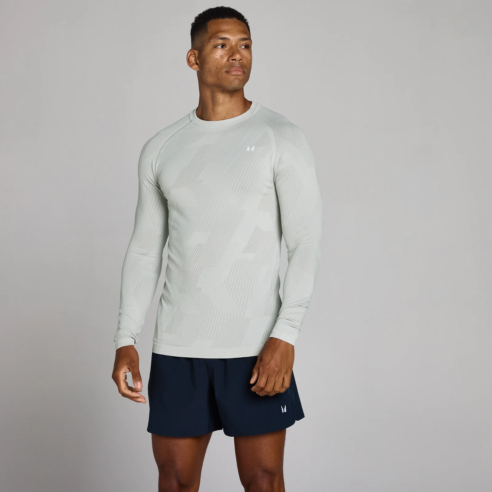 MP Men's Tempo Pillar Graphic Seamless Long Sleeve Top - Chrome - XS Image 1
