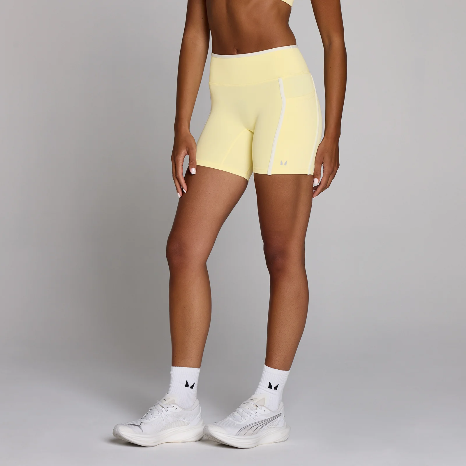MP Women's Velocity Contrast Cycling Shorts - Buttercream - XS Image 1